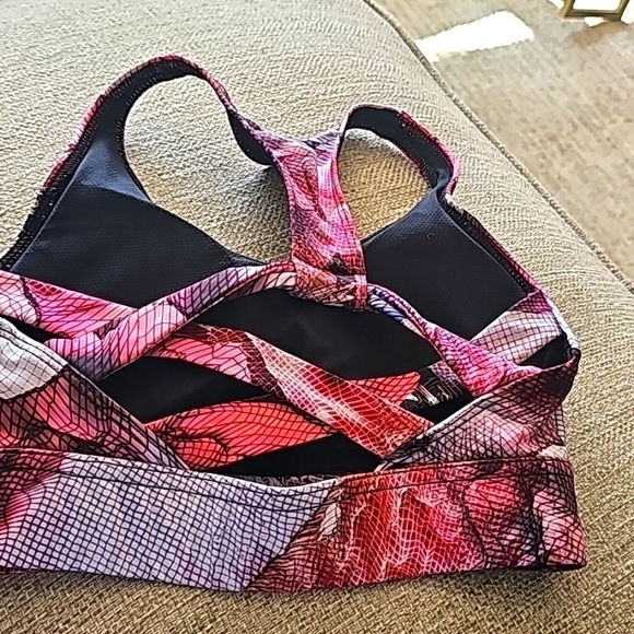 Onzie.com racerback tank top red abstract patterns s/m - Picture 7 of 8